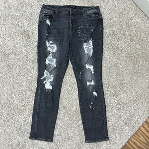 Judy blue light wash black distressed boyfriend fit jeans. Size 15/32.